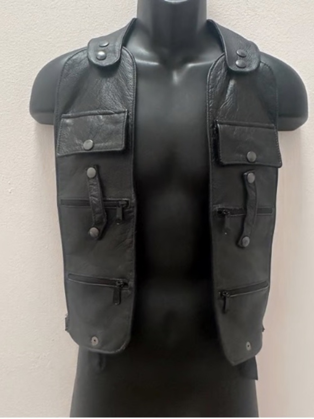 Paul Artemis Leather Safari Vest One size fits most Gently worn Adjustable sides